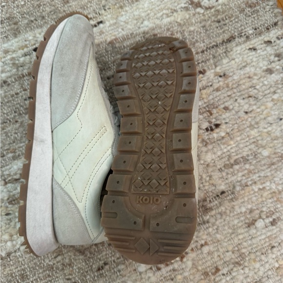 Koio Women’s Retro Runner Sneakers - Picture 5 of 5